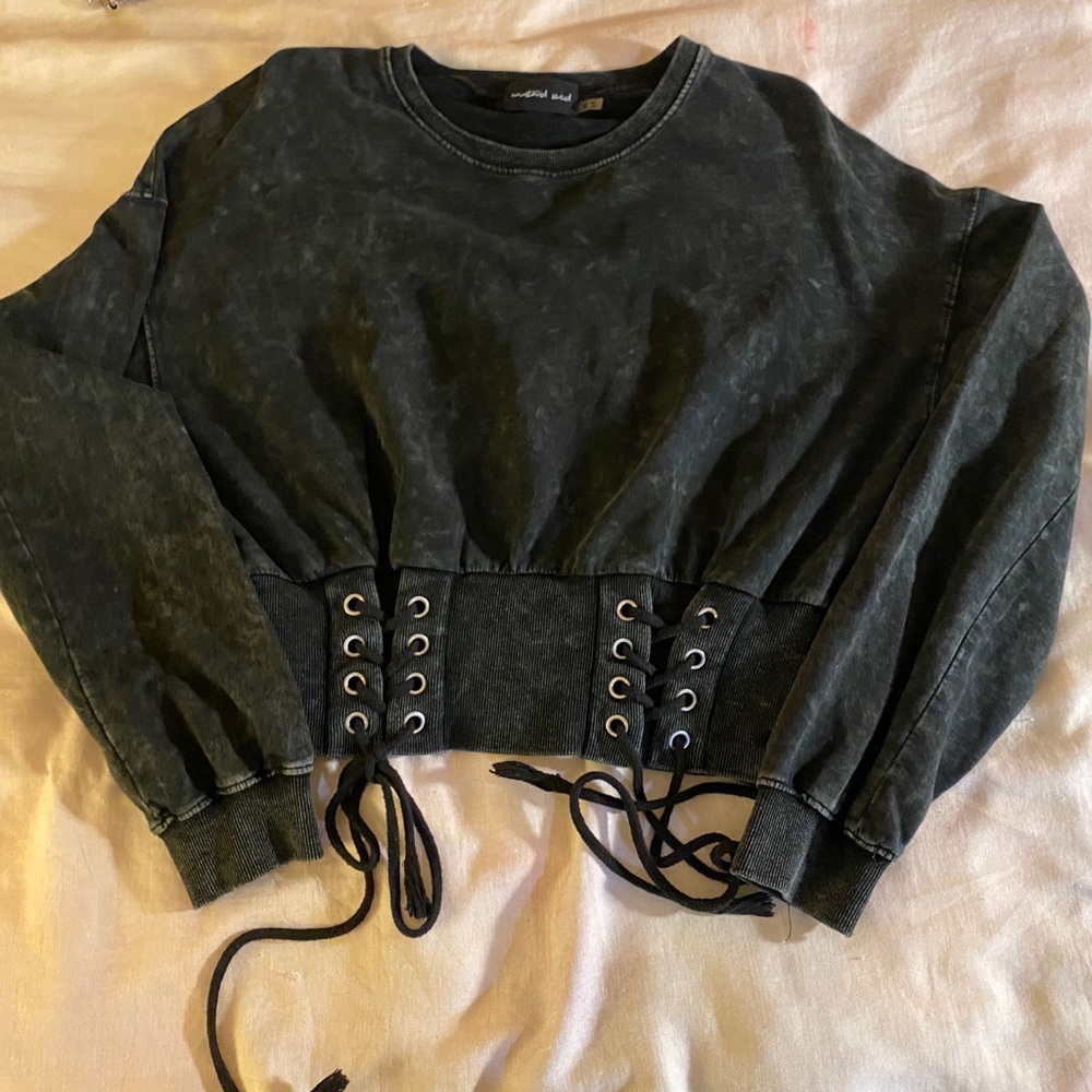 Buckle crewneck with double corset